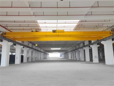 Kren overhead girder 10 tan untuk mengangkat berat